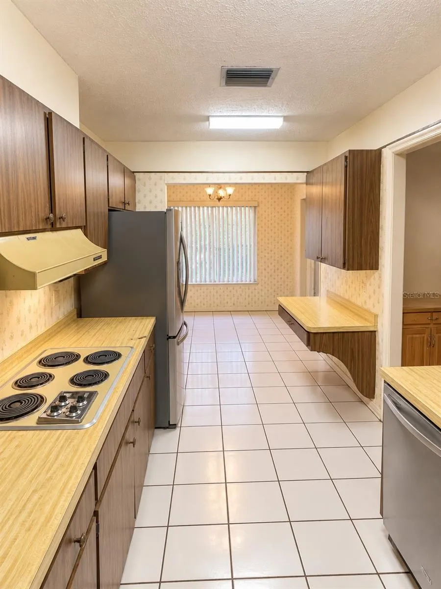 1731 COCO PALM CIR