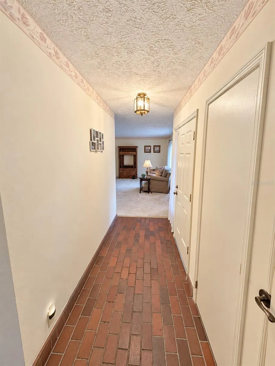 1731 COCO PALM CIR