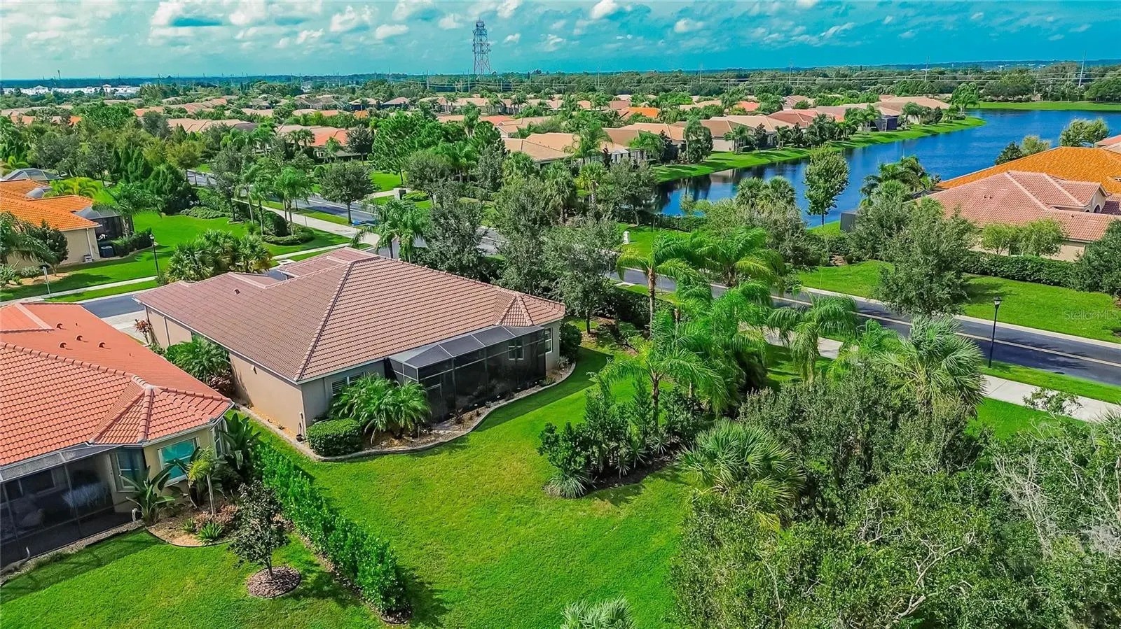 5002 EMERALD ISLE DR