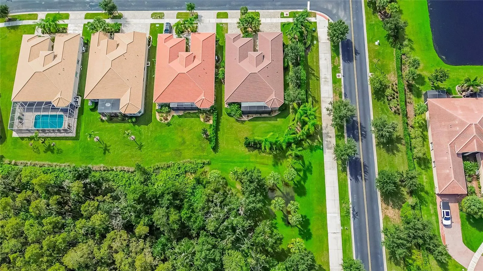 5002 EMERALD ISLE DR