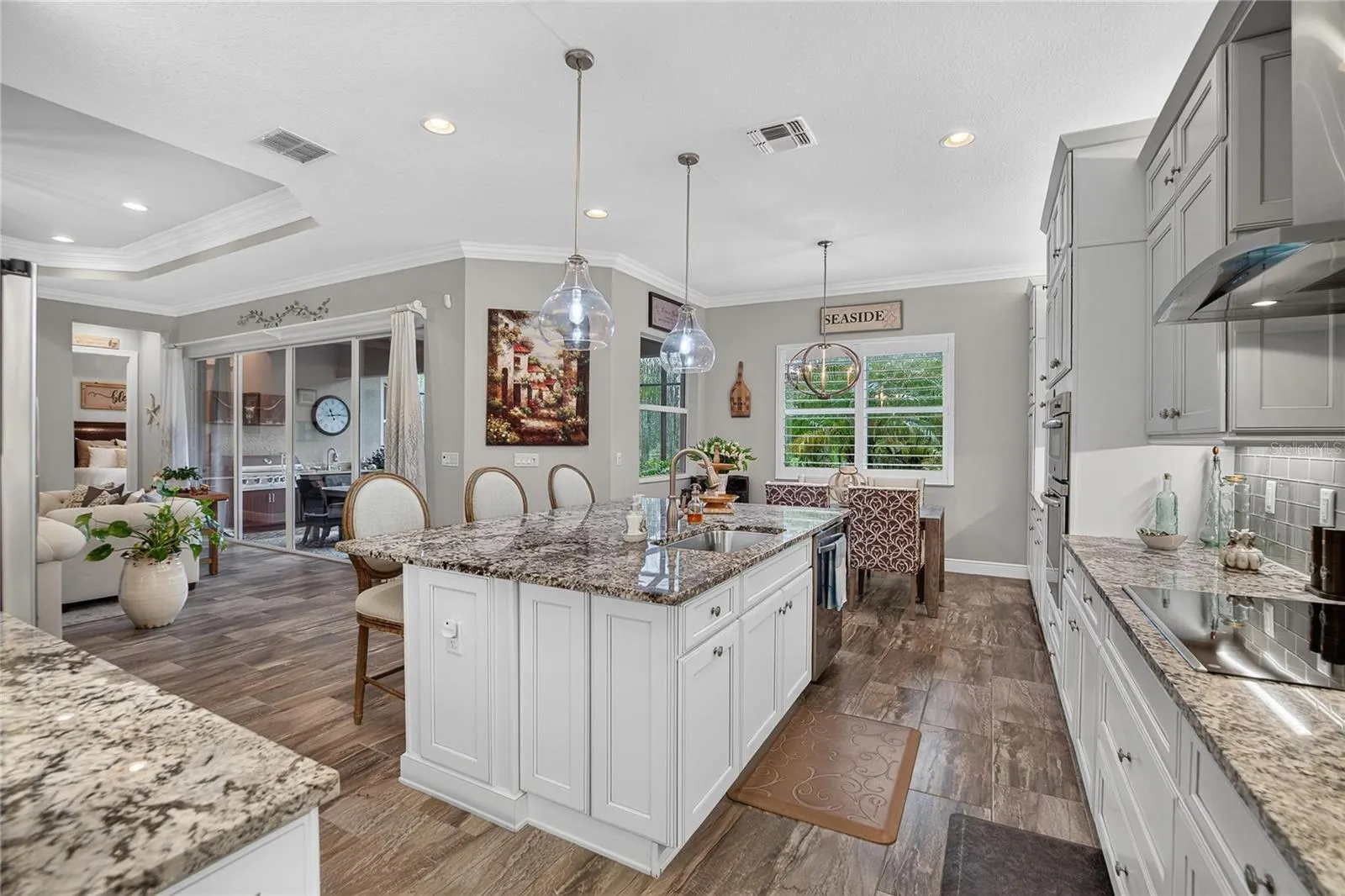 5002 EMERALD ISLE DR
