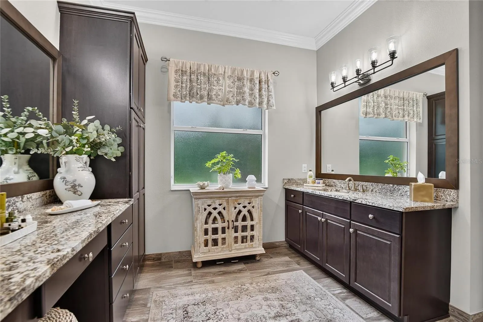 5002 EMERALD ISLE DR