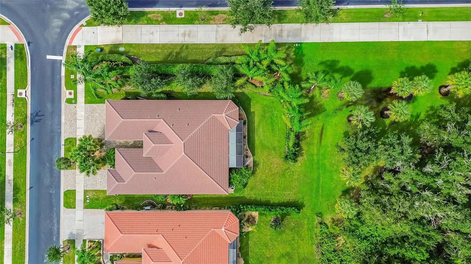5002 EMERALD ISLE DR