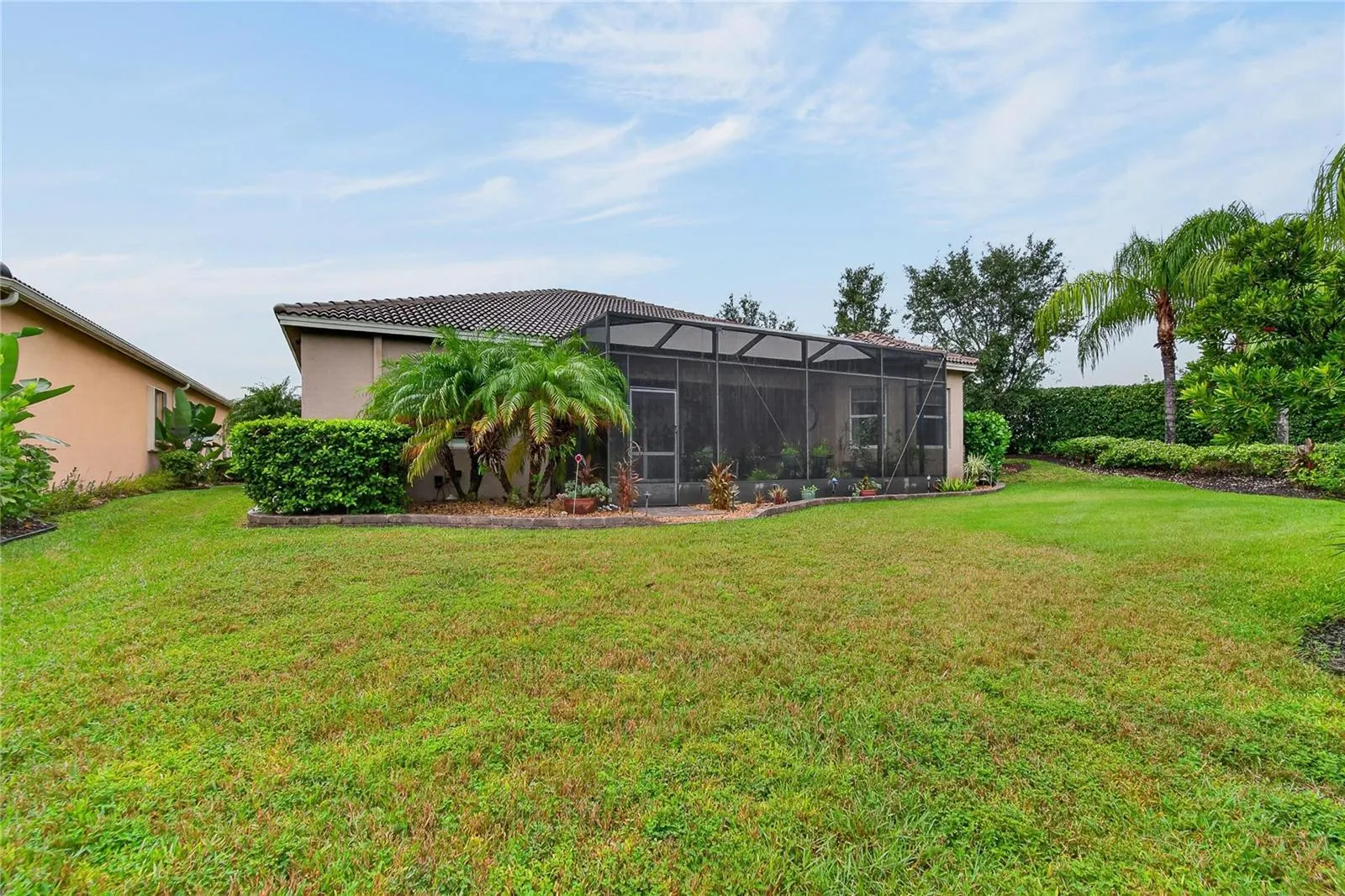 5002 EMERALD ISLE DR