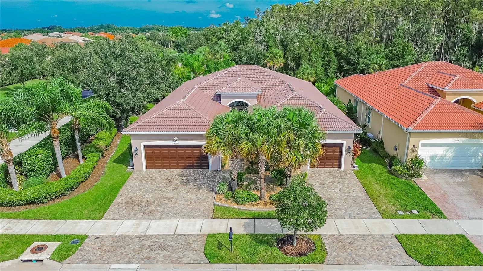 5002 EMERALD ISLE DR