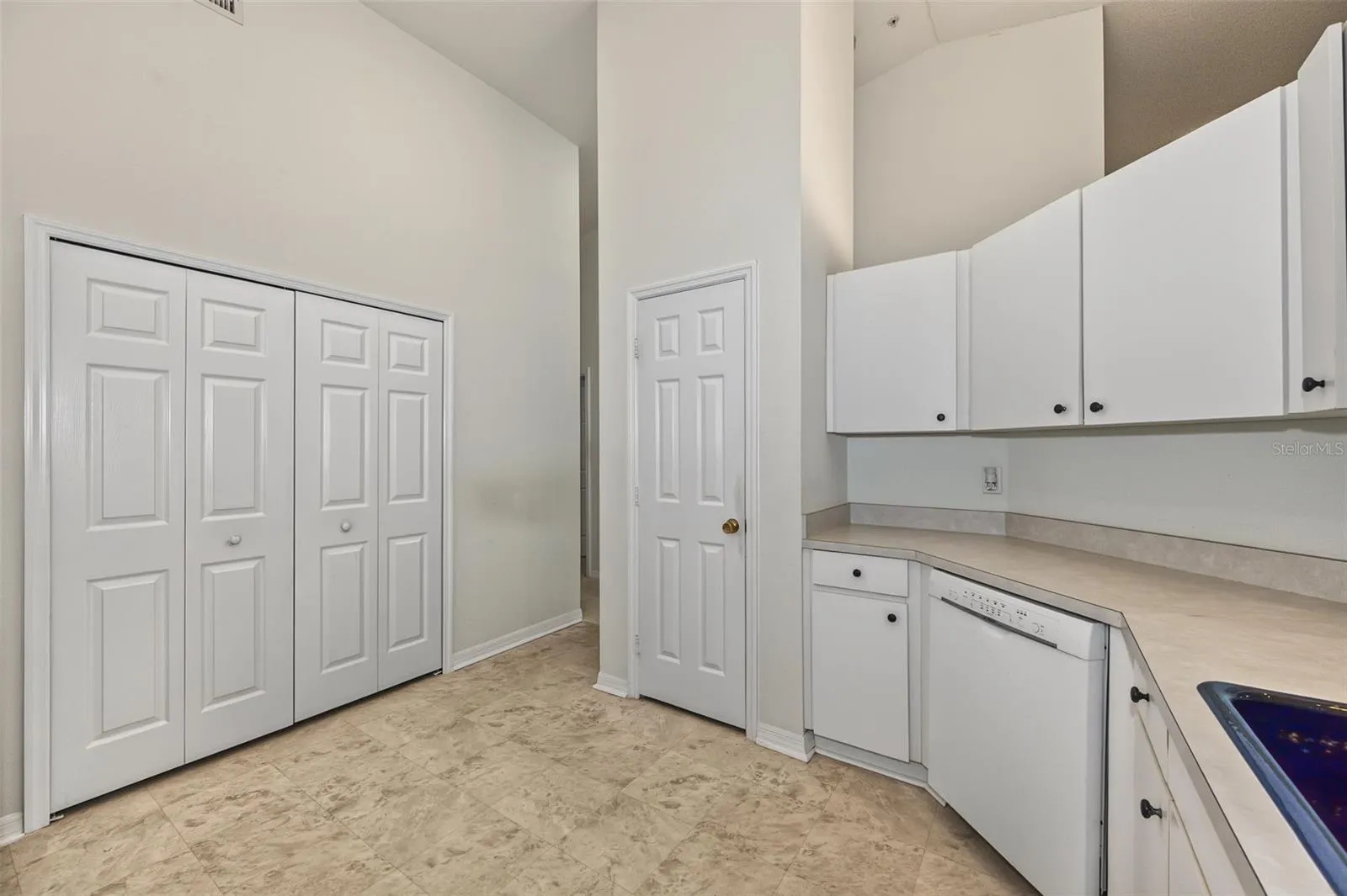 8406 TERRACE MEADOWS CT