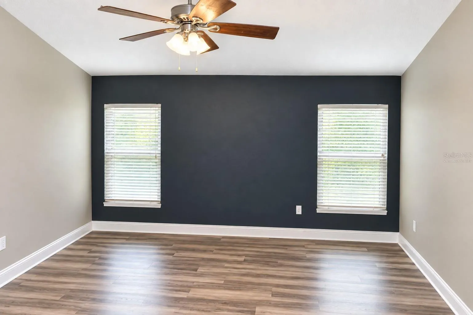 421 THICKET CREST RD