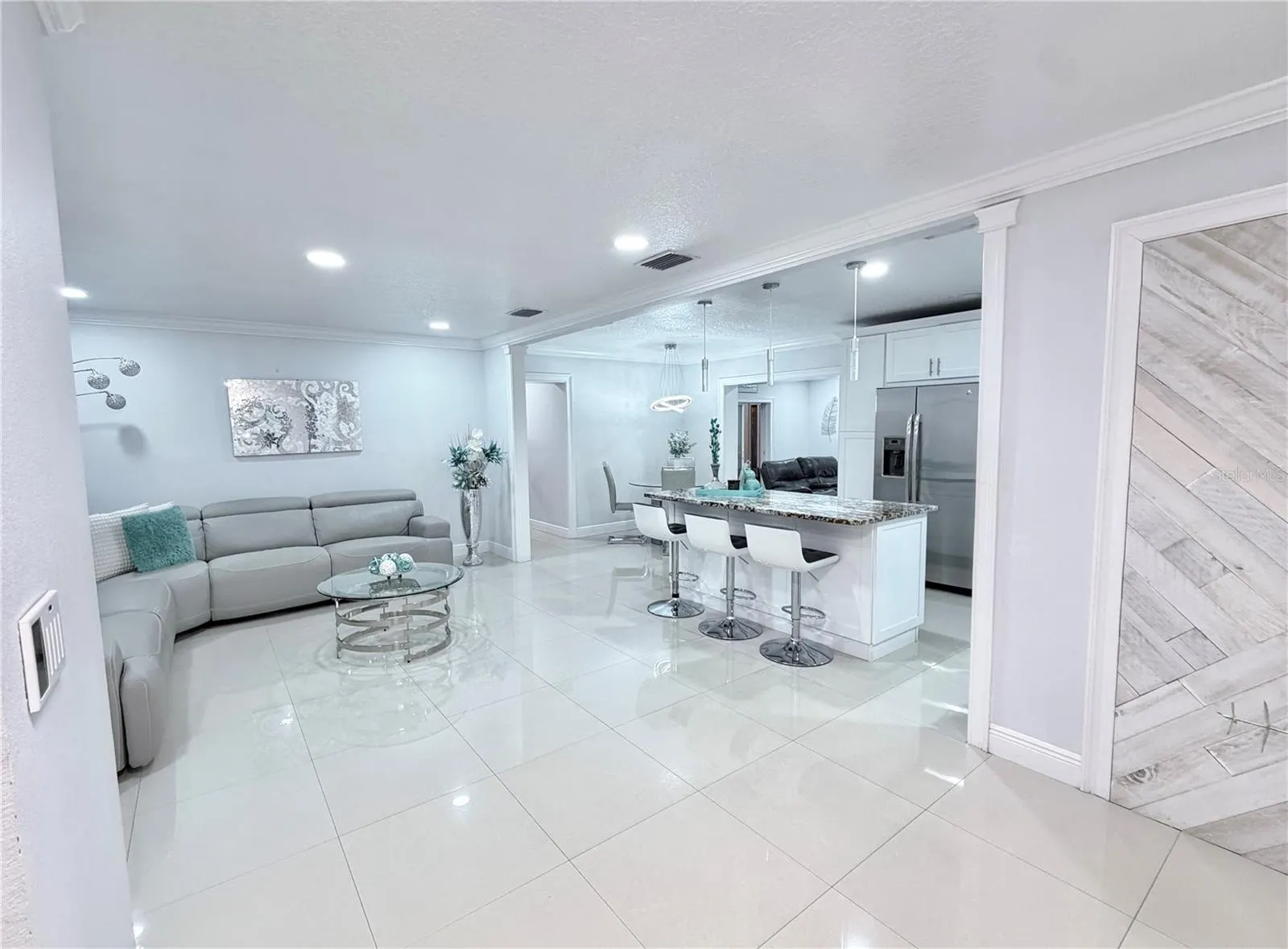 7518 BLOSSOM AVE