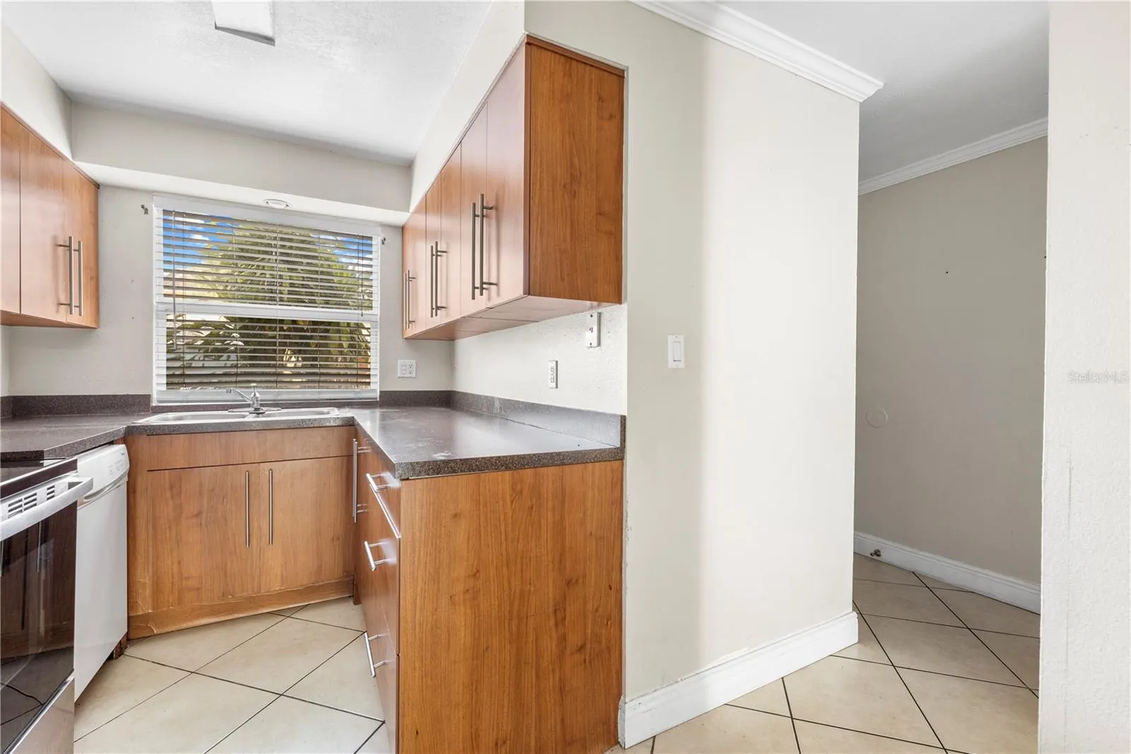 7609 LA MESITA CT