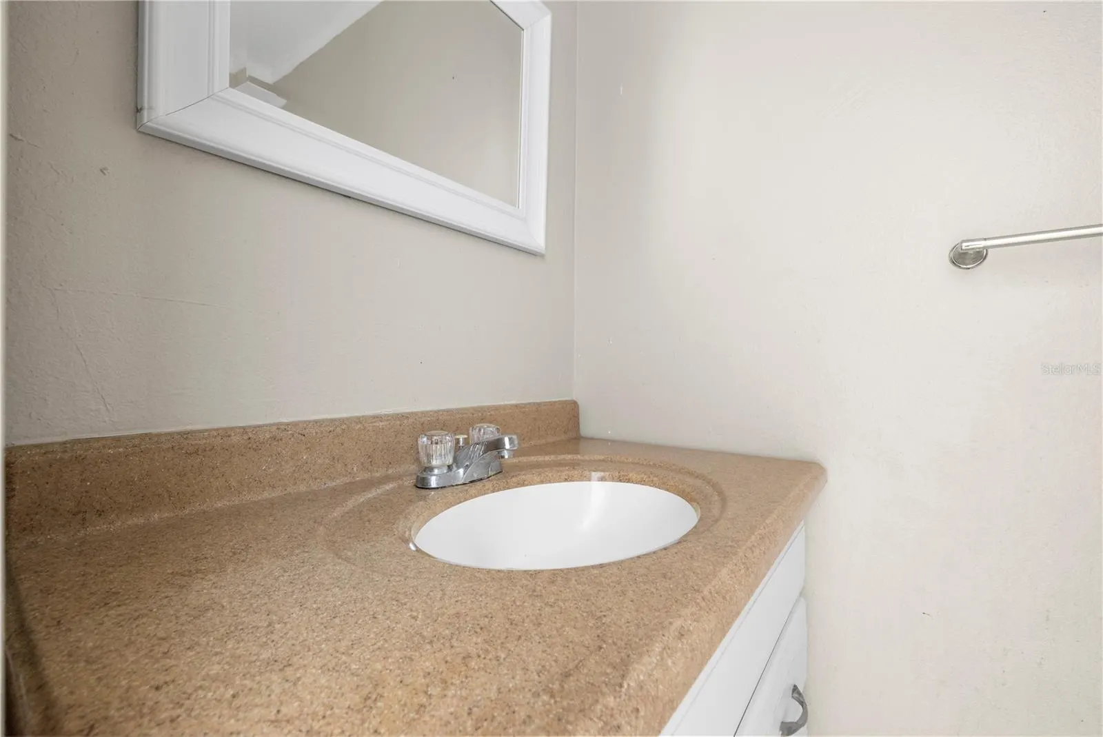 7609 LA MESITA CT