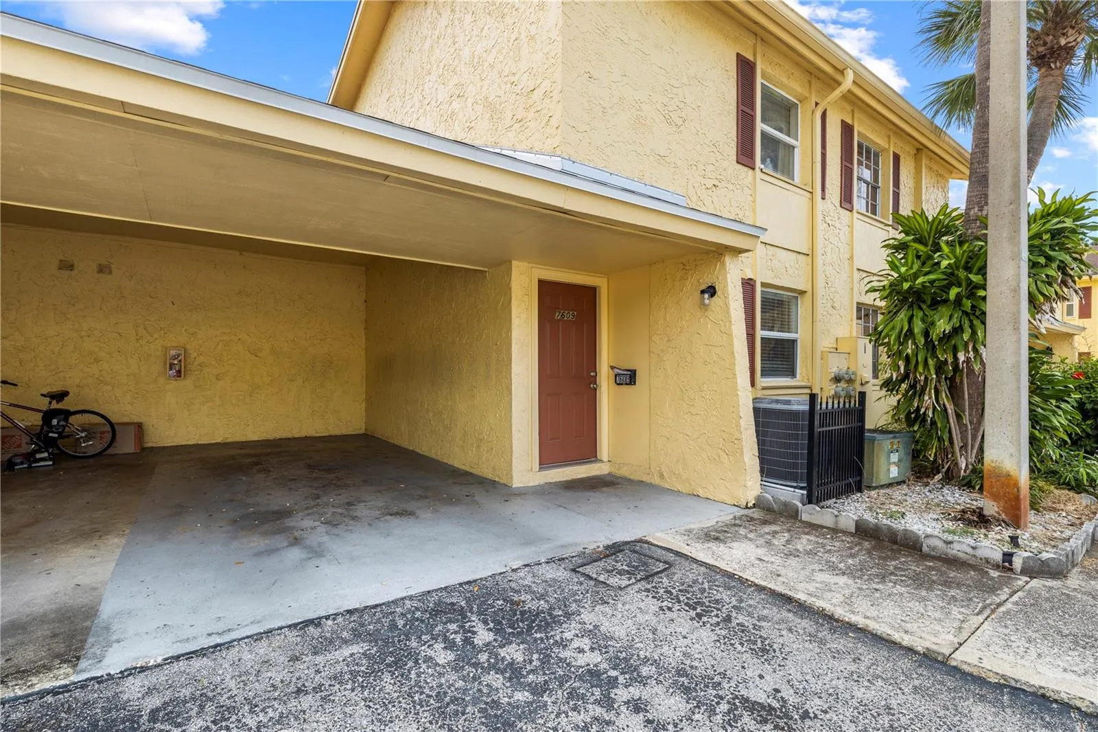 7609 LA MESITA CT