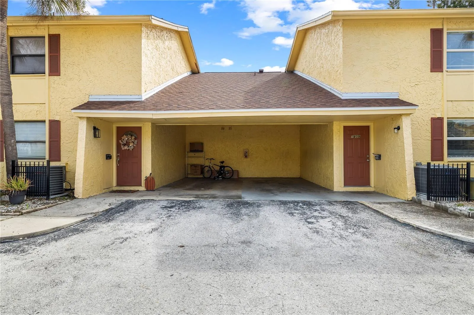 7609 LA MESITA CT