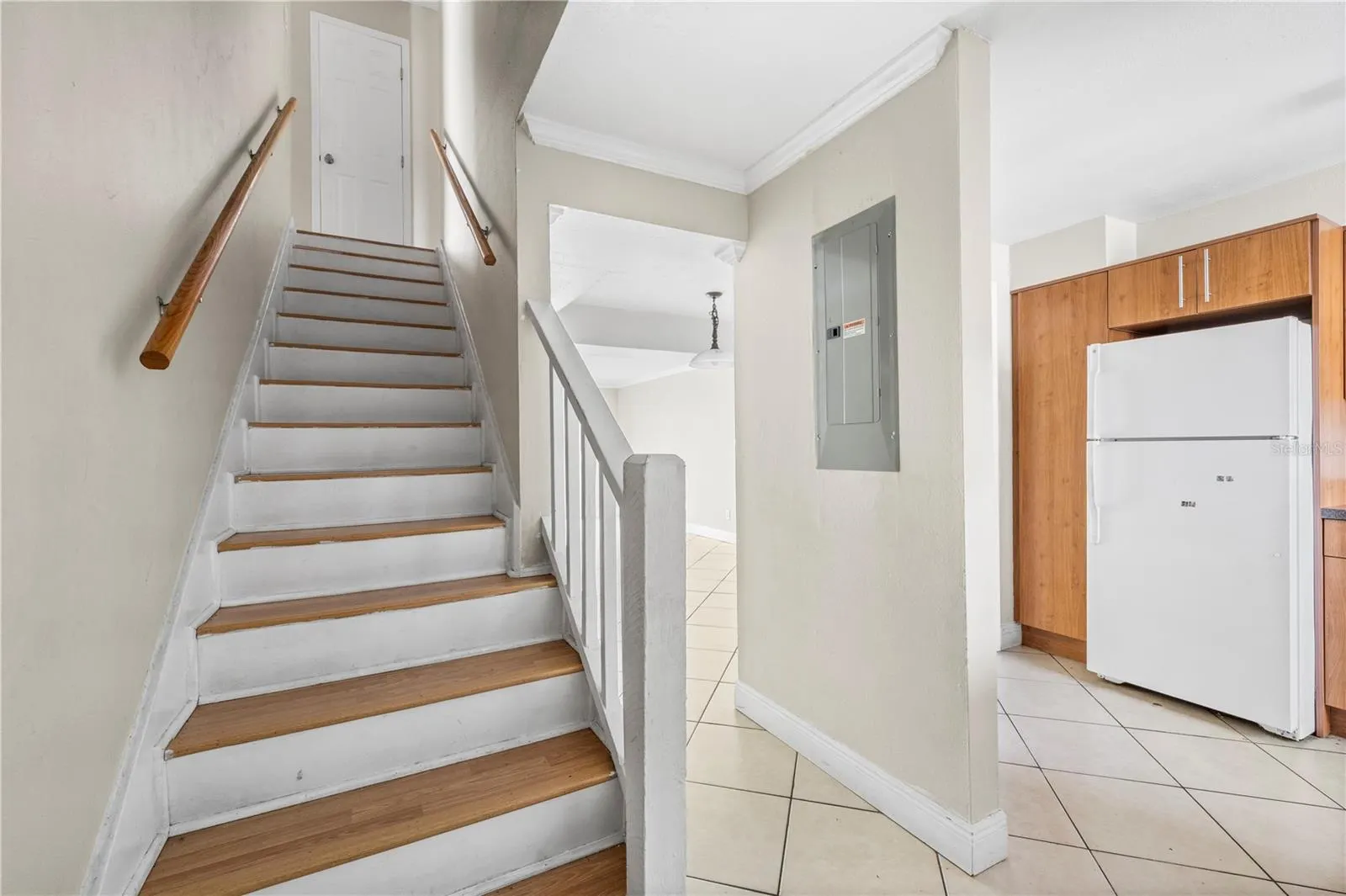7609 LA MESITA CT