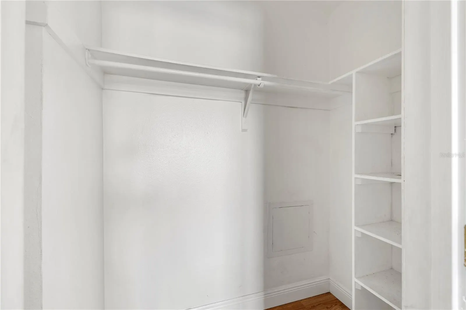 7609 LA MESITA CT