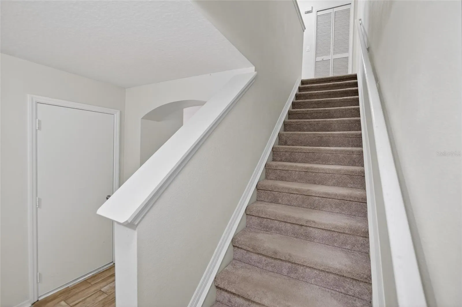 2605 OLEANDER LAKES DR