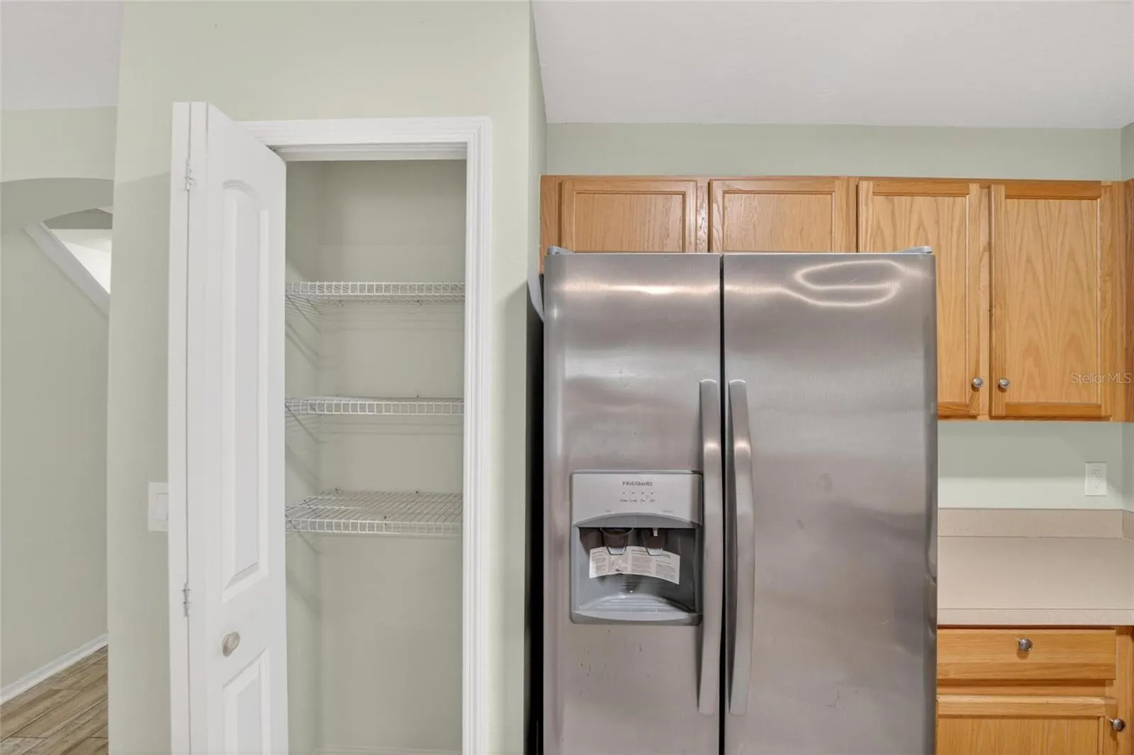 2605 OLEANDER LAKES DR