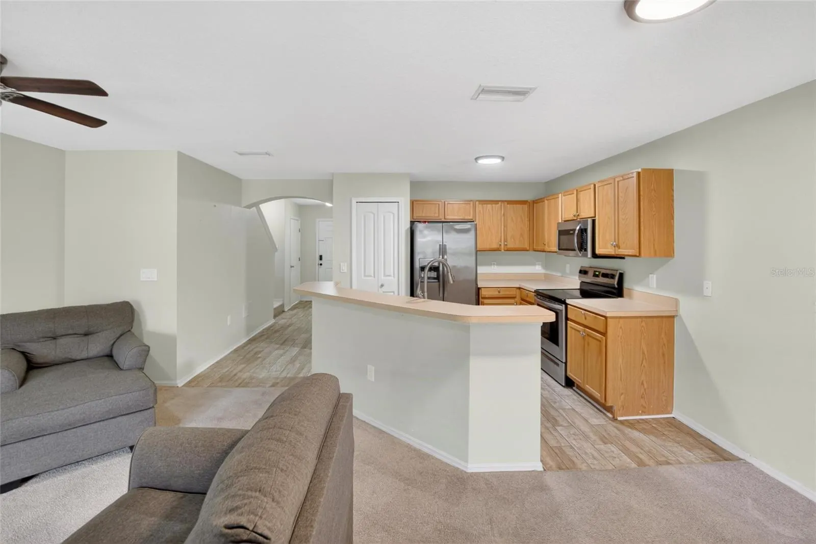 2605 OLEANDER LAKES DR