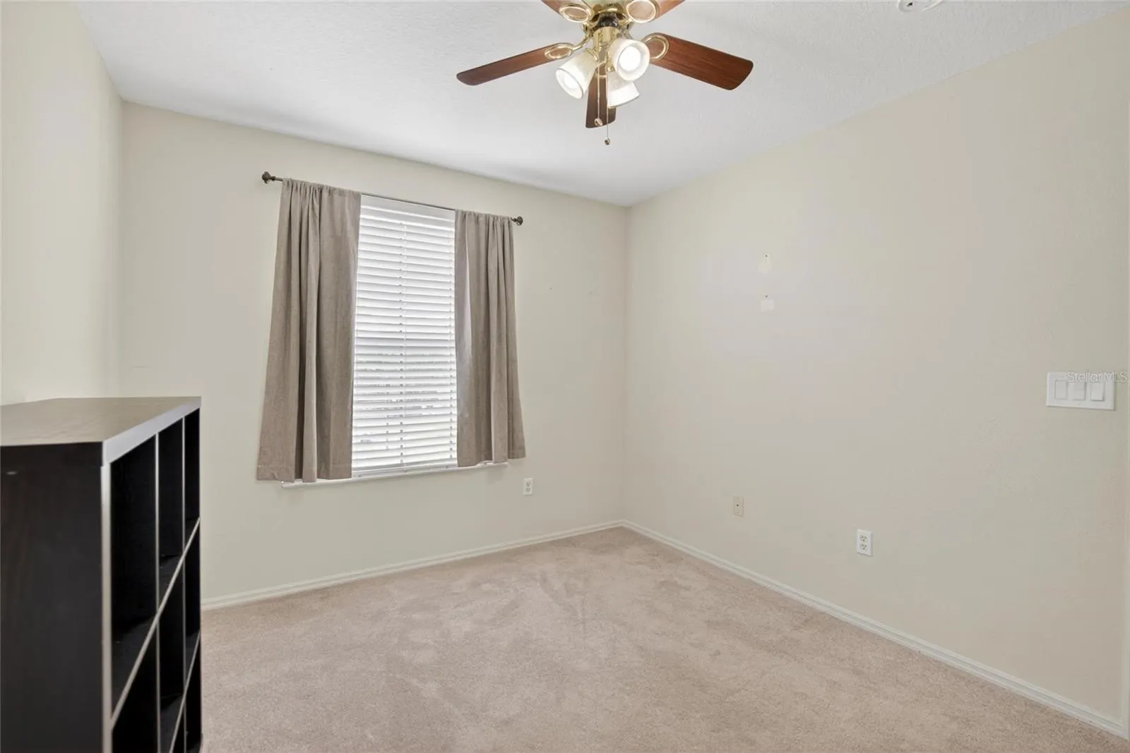 2605 OLEANDER LAKES DR