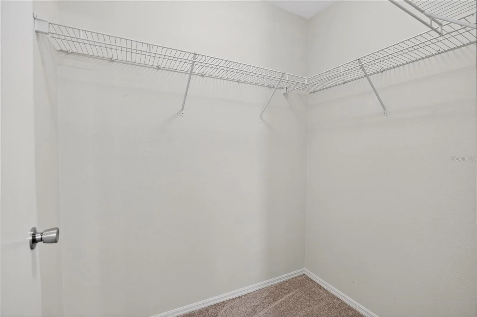 2605 OLEANDER LAKES DR