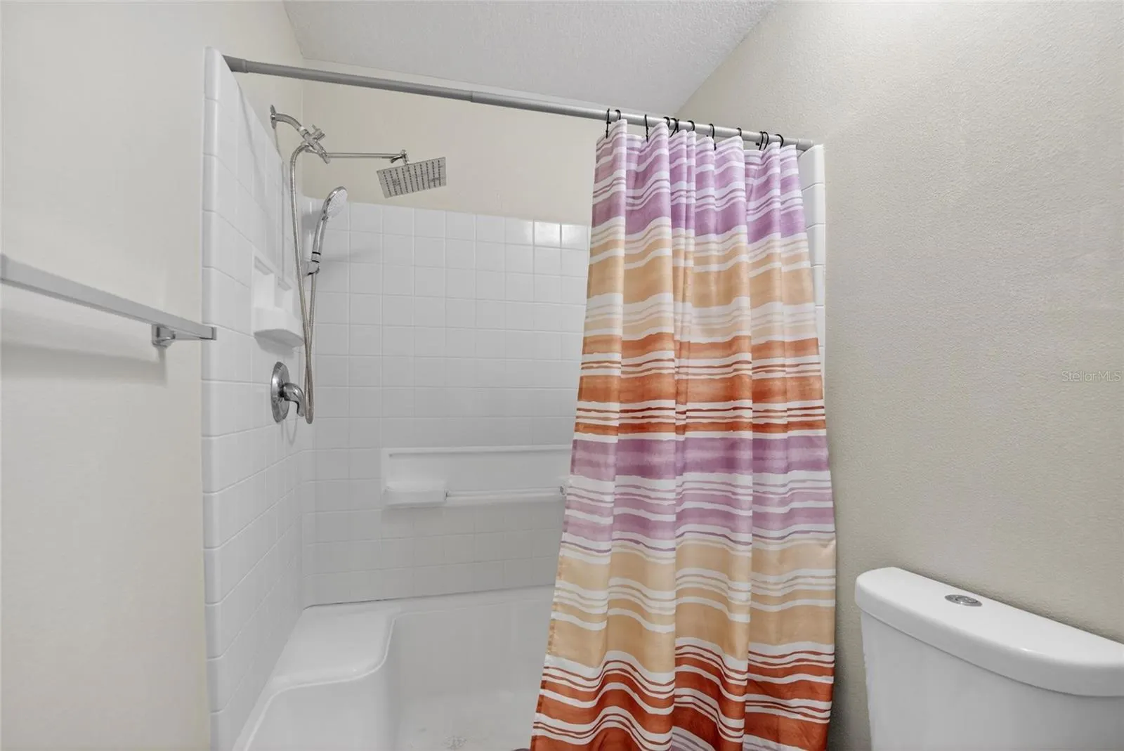 2605 OLEANDER LAKES DR