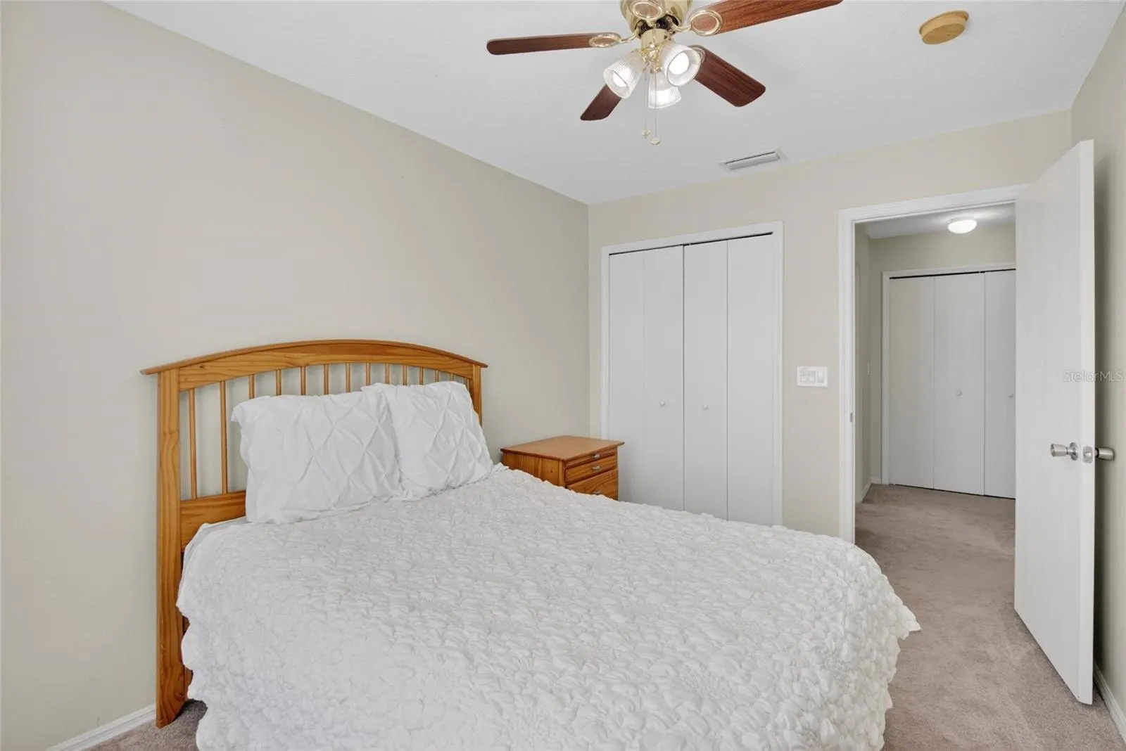 2605 OLEANDER LAKES DR