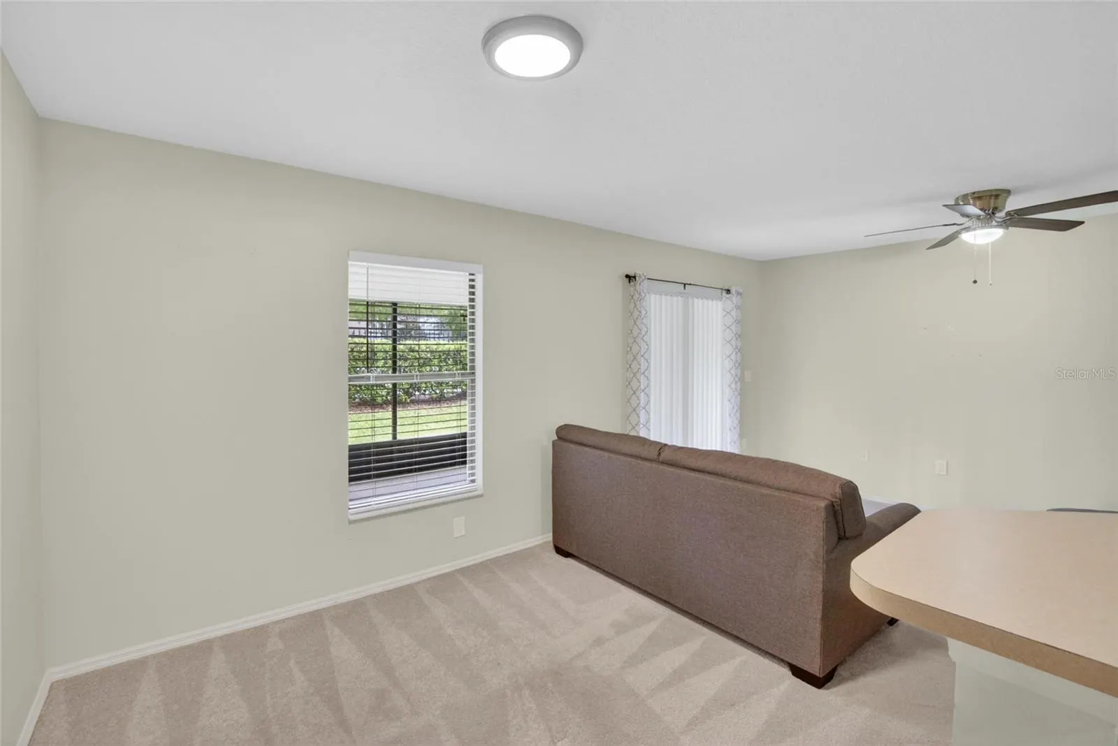 2605 OLEANDER LAKES DR