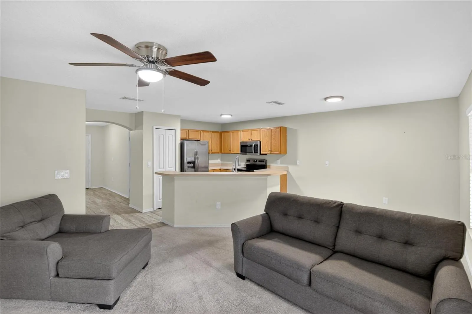 2605 OLEANDER LAKES DR