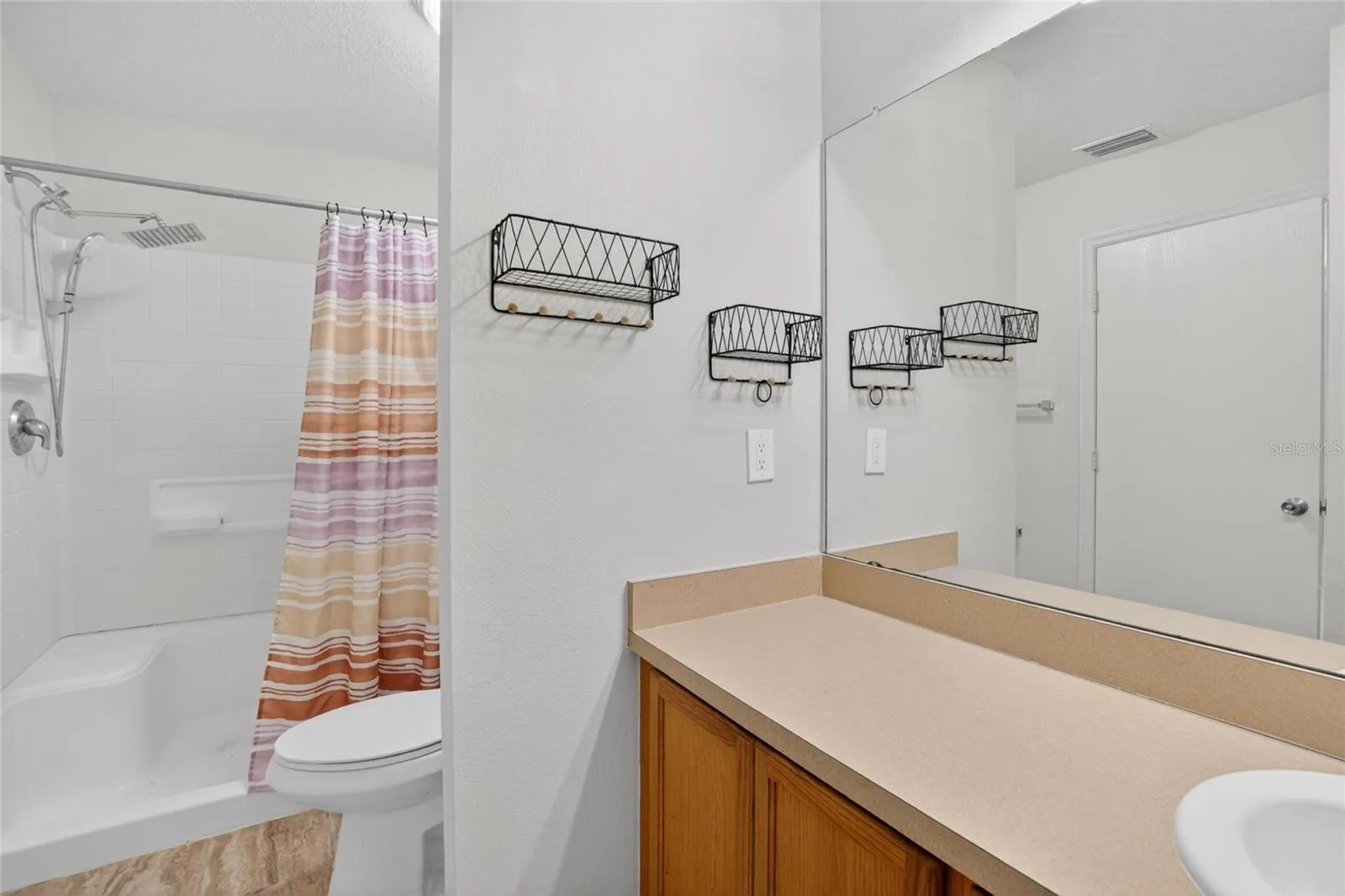 2605 OLEANDER LAKES DR