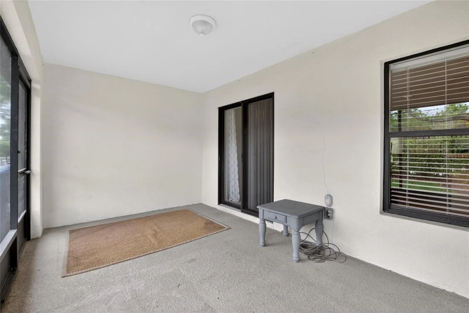 2605 OLEANDER LAKES DR