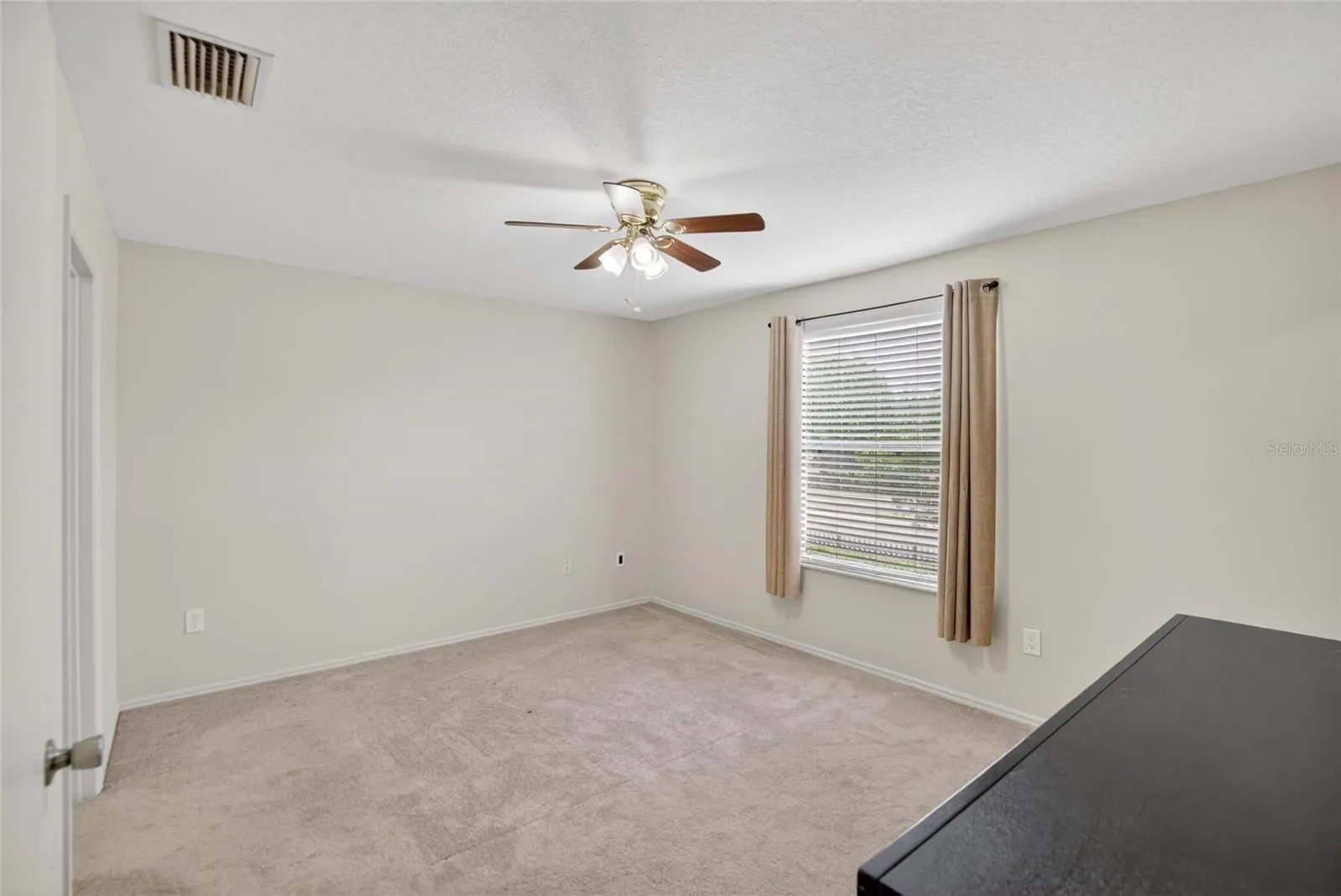 2605 OLEANDER LAKES DR
