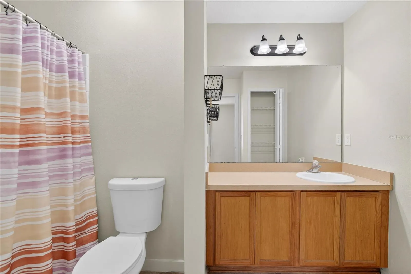 2605 OLEANDER LAKES DR