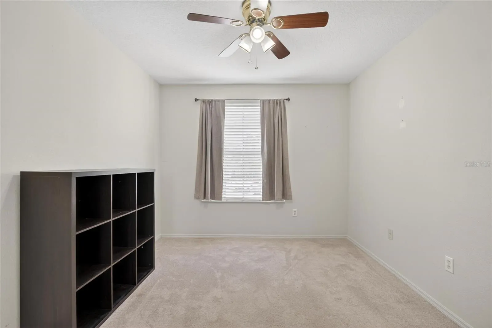 2605 OLEANDER LAKES DR