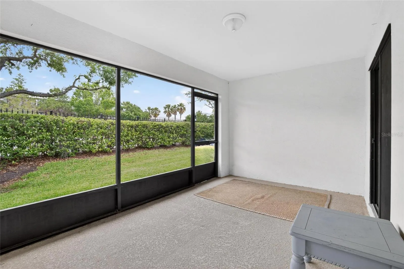2605 OLEANDER LAKES DR