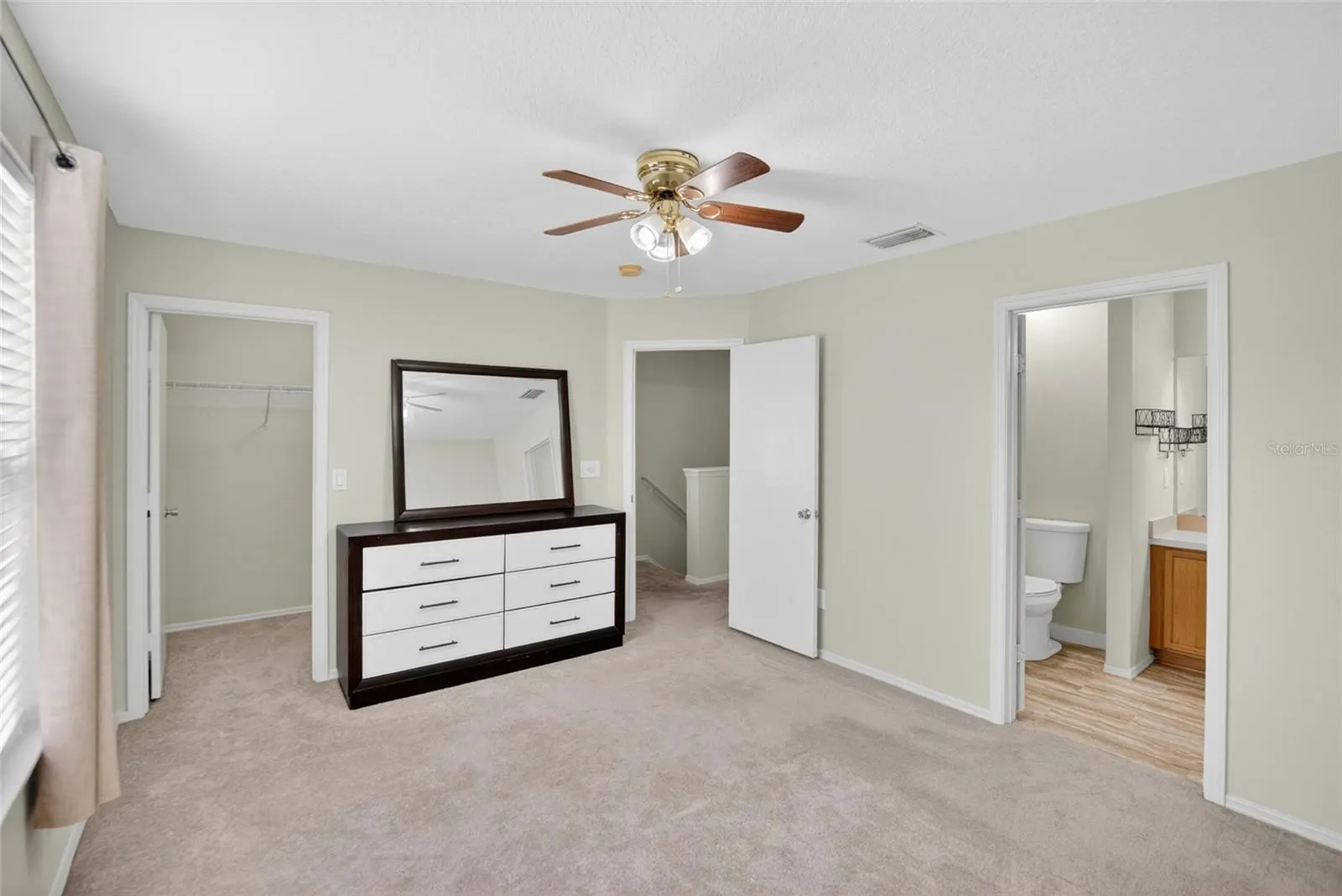 2605 OLEANDER LAKES DR