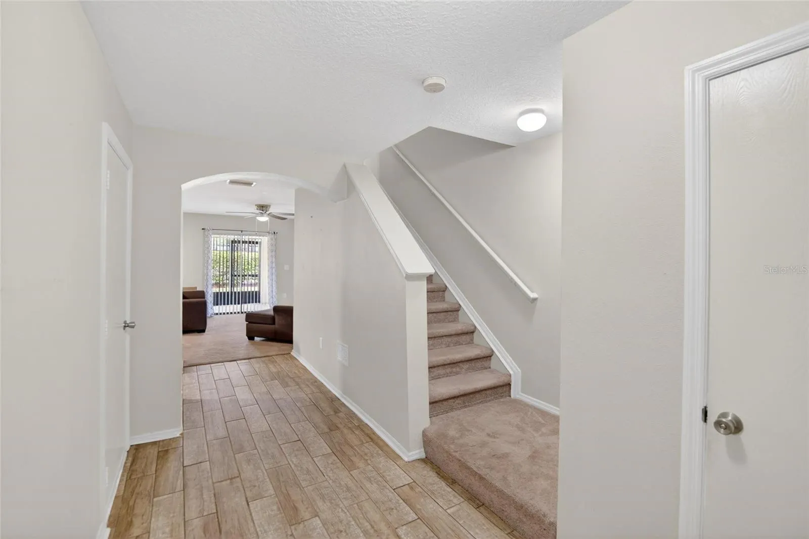 2605 OLEANDER LAKES DR