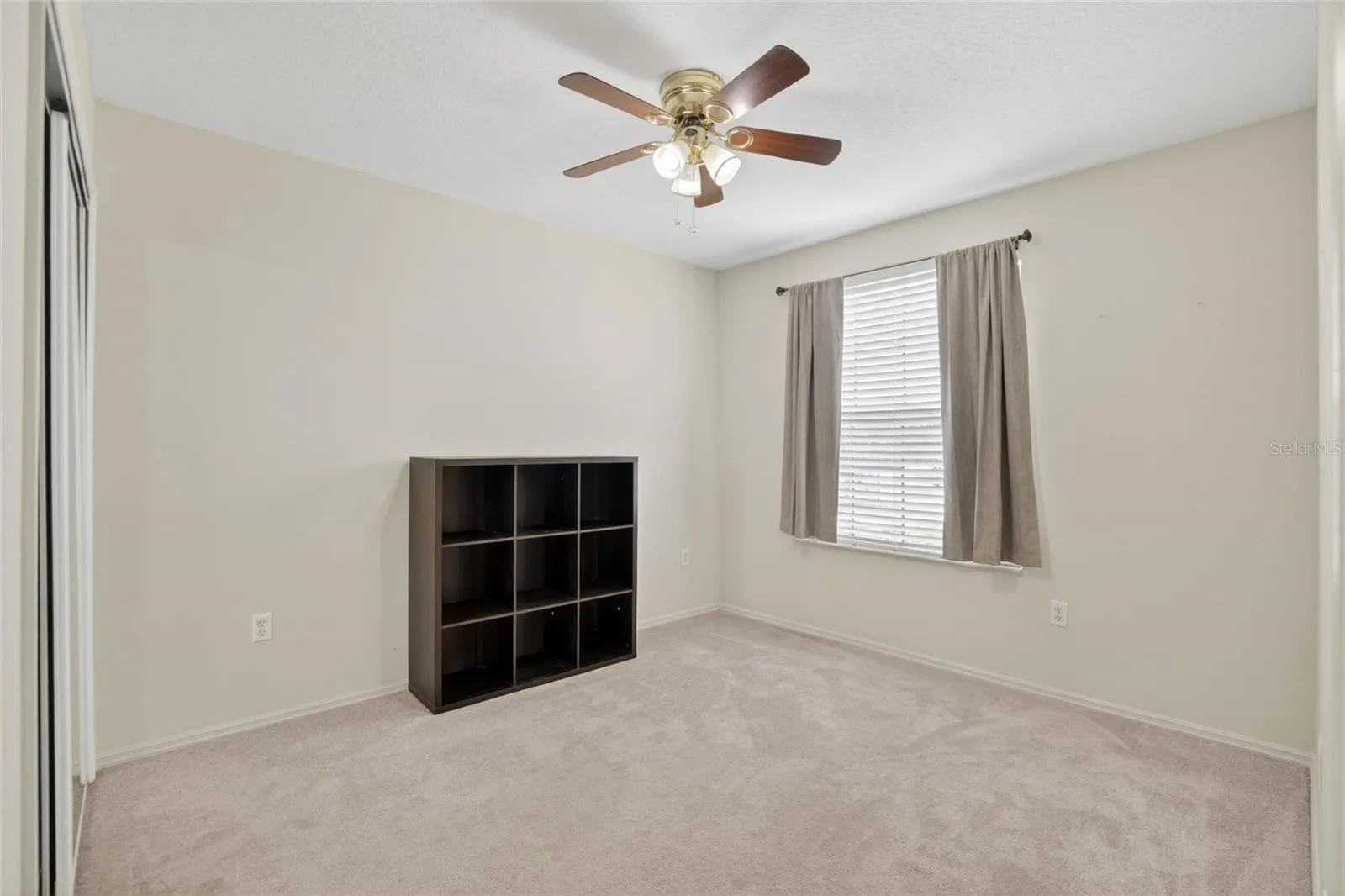 2605 OLEANDER LAKES DR