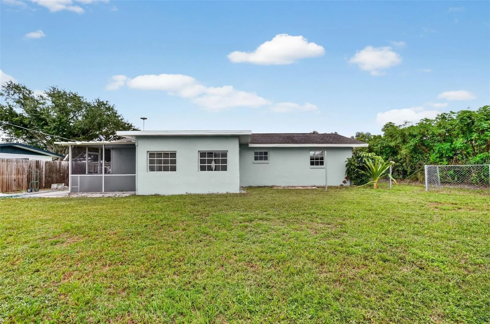 1072 OLYMPIA RD