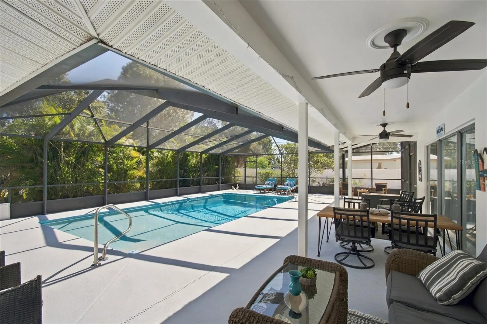 1889 BUGLE LN