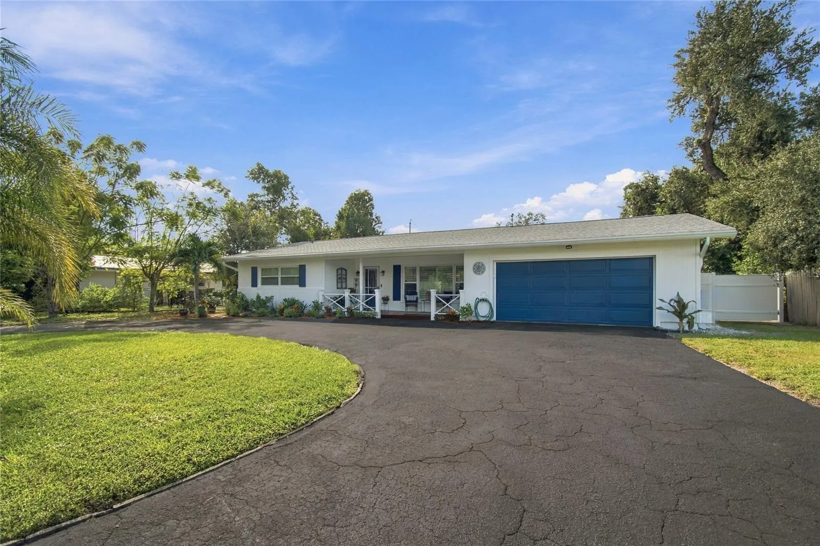 1889 BUGLE LN