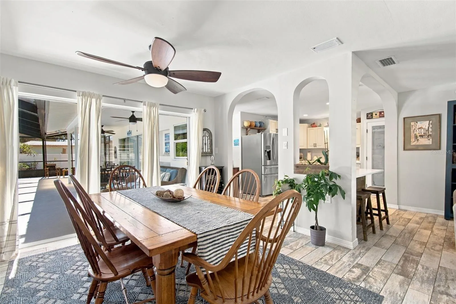 1889 BUGLE LN