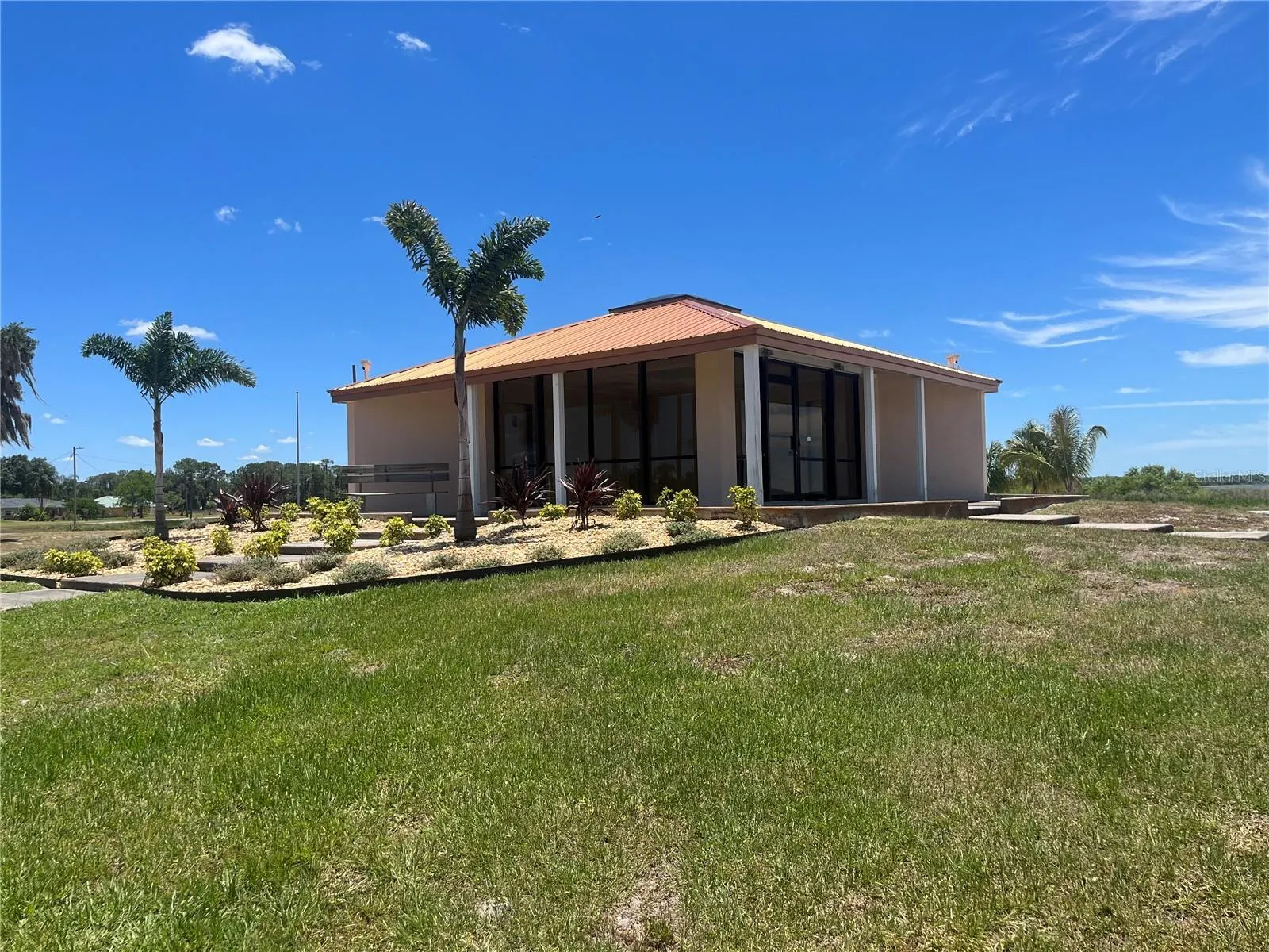 918 JAPONICA DR