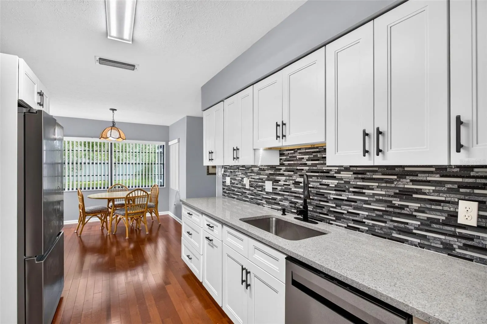 7220 WOODBROOK DR