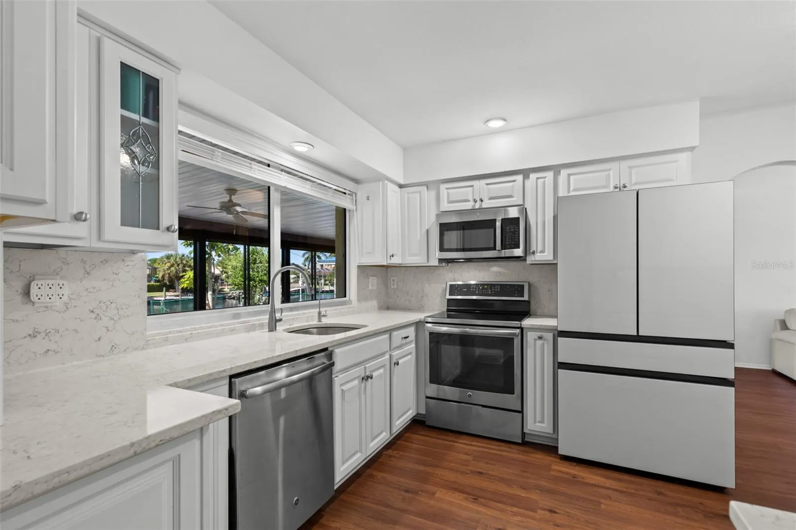 145 BAYSHORE CT