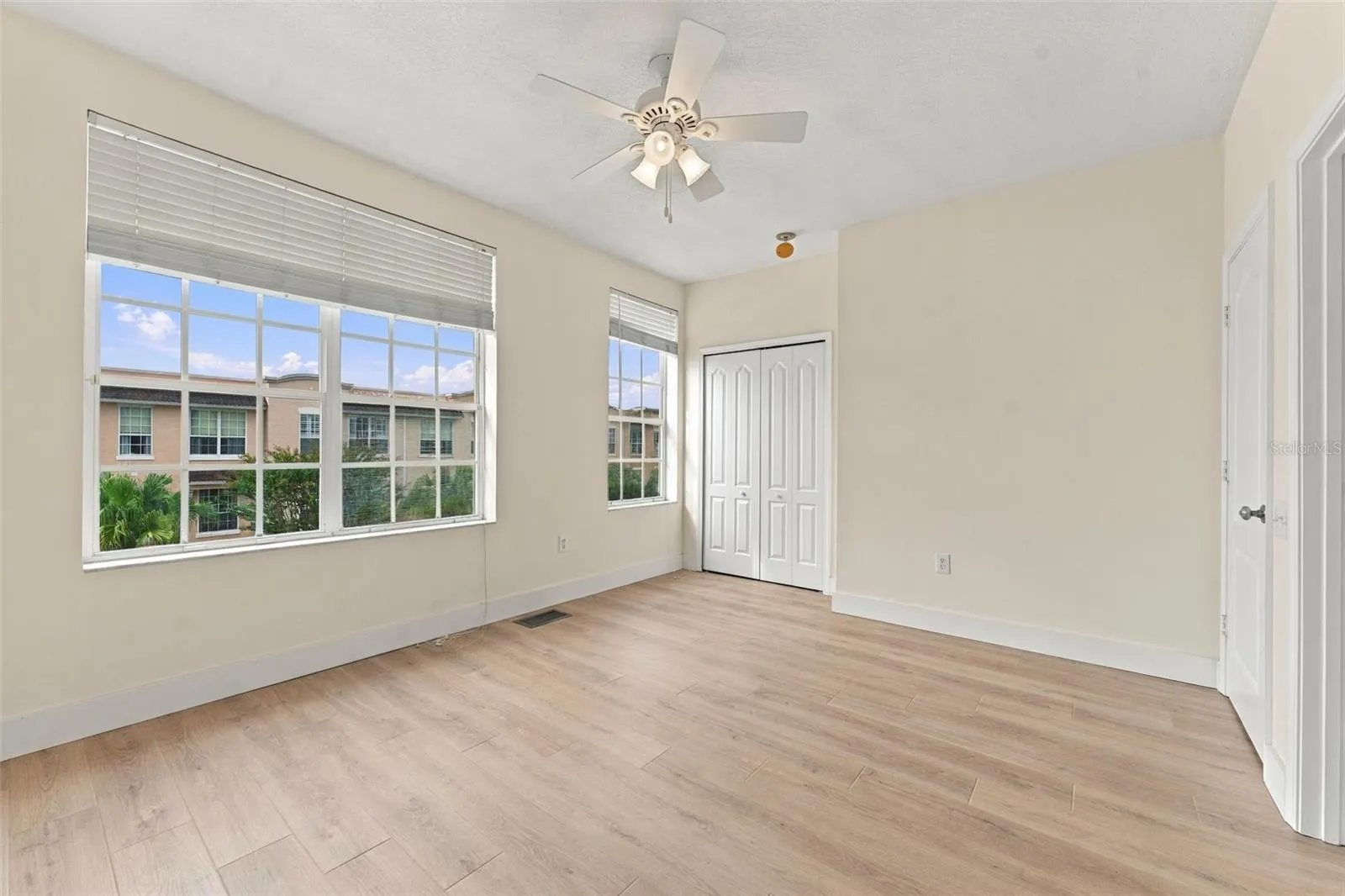 3121 BAYSHORE OAKS DR
