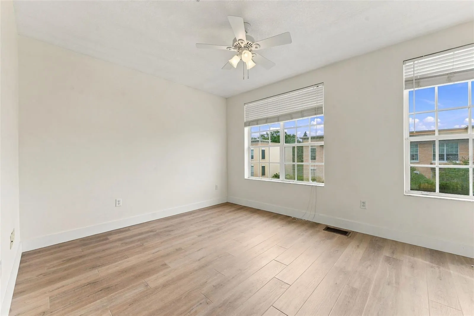 3121 BAYSHORE OAKS DR