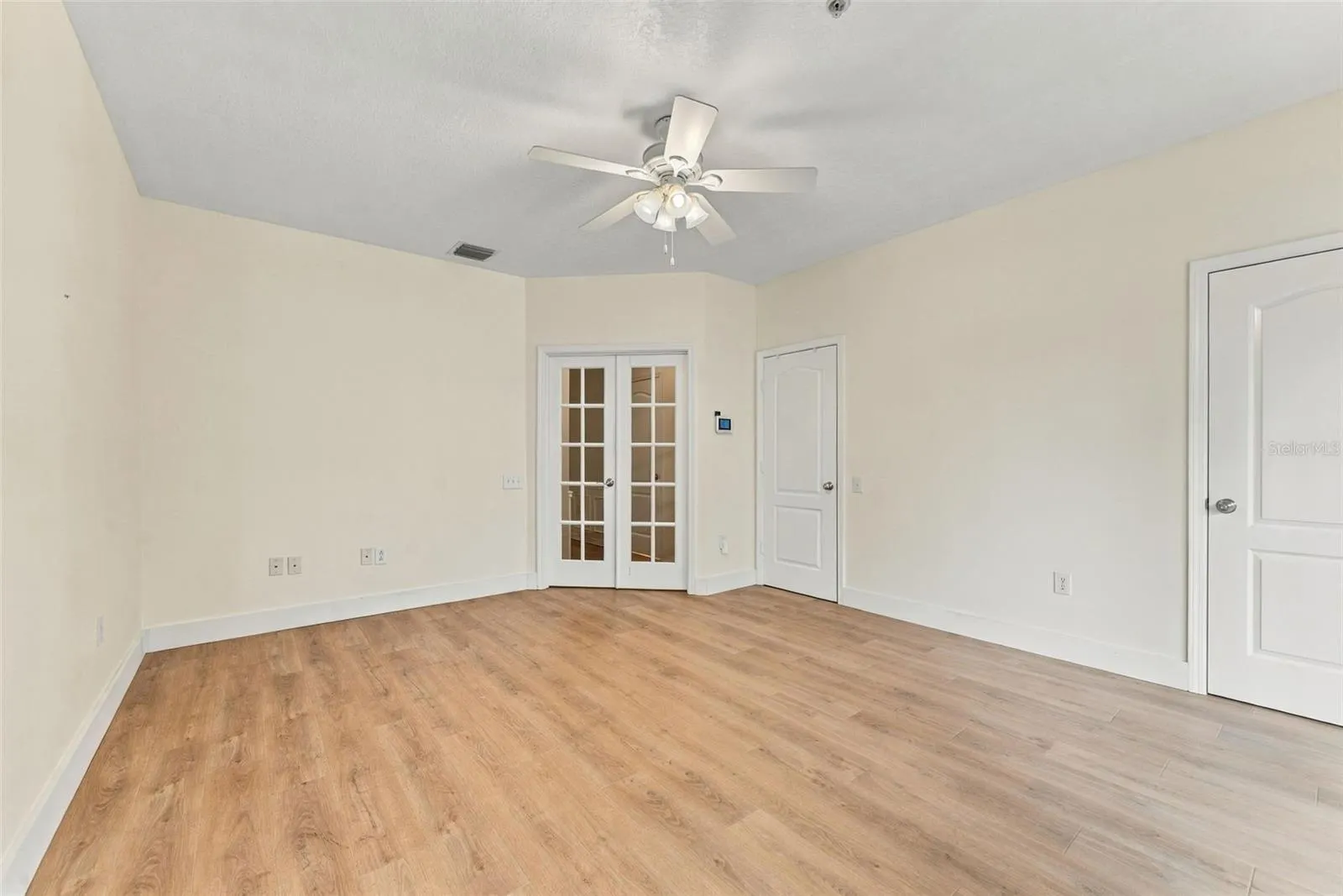 3121 BAYSHORE OAKS DR