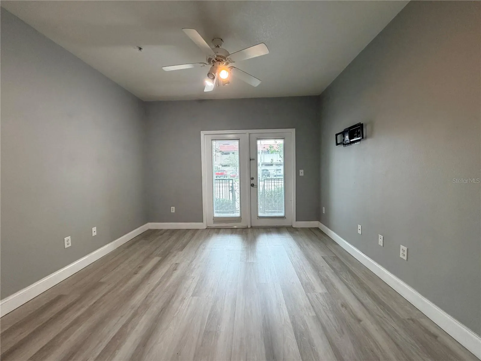 1910 E PALM AVE #8106 #8106