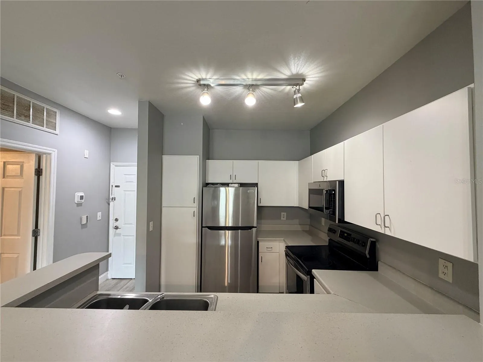 1910 E PALM AVE #8106 #8106