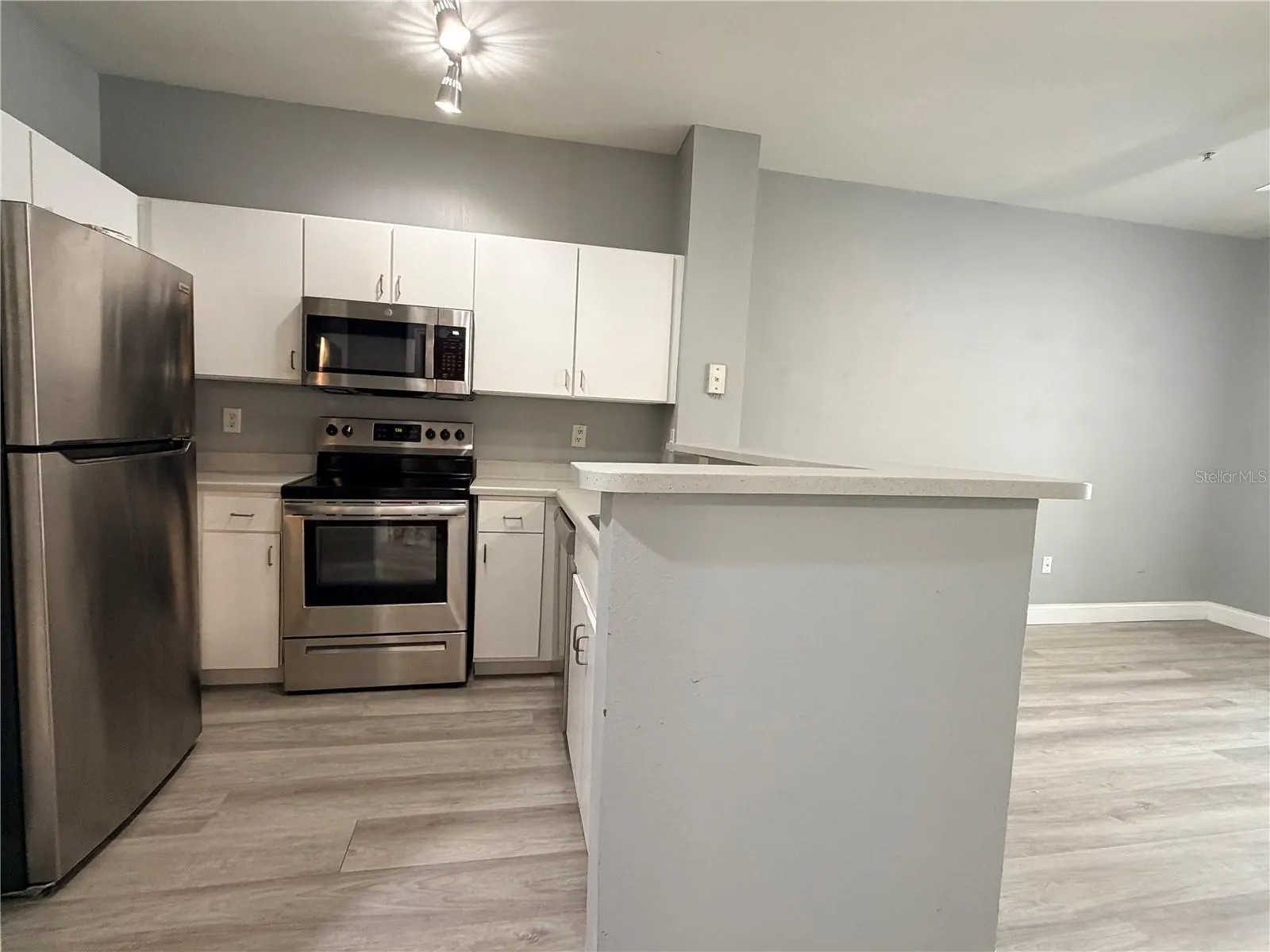 1910 E PALM AVE #8106 #8106