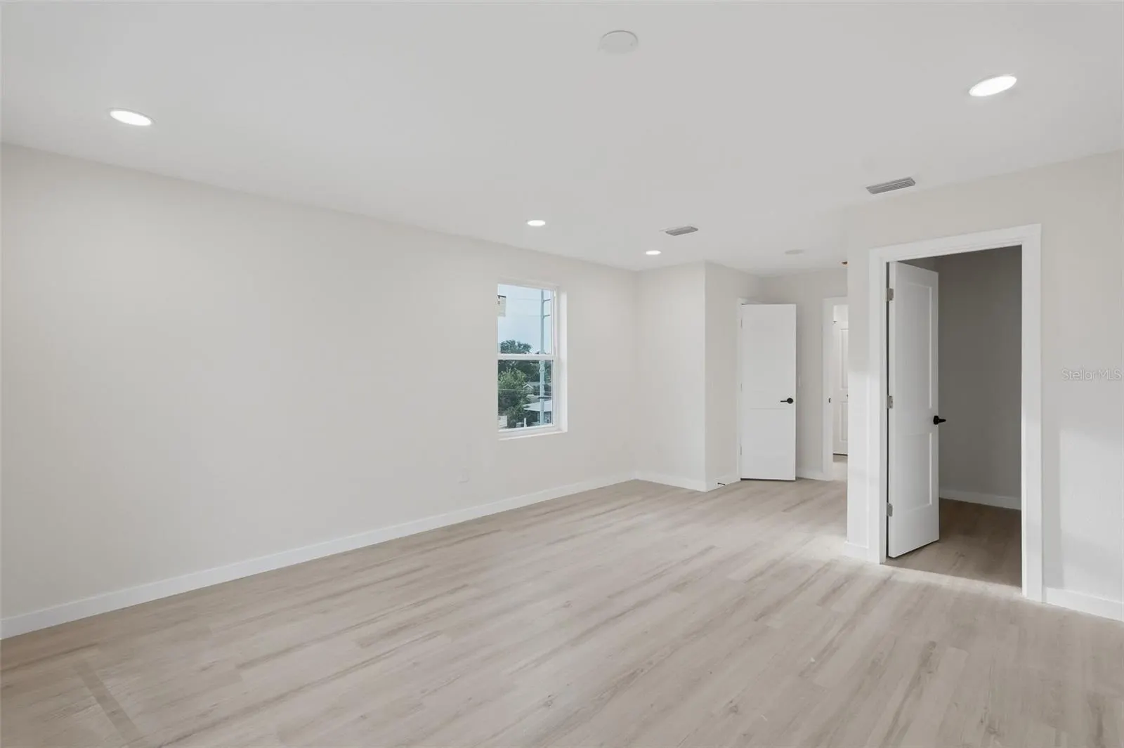 2144 5TH AVE N